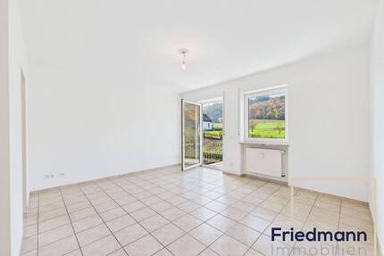 Frisch renovierte 2-ZKB mit West-Balkon & Stellplatz, ideal für Berufstätige Einzelpersonen - Trier / Quint