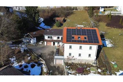 Zwei Haushälften - eine starke Kombination: Mehrgenerationenwohnen mit Panoramablick in Hauzenberg