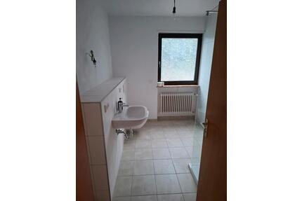 2ZKB Bischmisheim - 750,00&nbsp;EUR Kaltmiete, ca.&nbsp; 85,00&nbsp;m&sup2; in Saarbrücken (PLZ: 66132) Bischmisheim