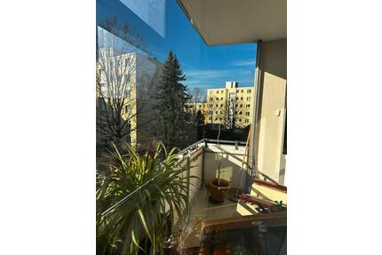 Wohnung 1Zimmer zu Vermieten - 900,00&nbsp;EUR Kaltmiete, ca.&nbsp; 42,00&nbsp;m&sup2; in Berlin (PLZ: 12247) Steglitz-Zehlendorf