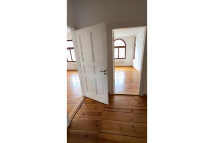 Schöne 2-Zimmer Altbauwohnung mit Dielenboden & Aufzug - Magdeburg