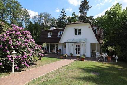 Einzigartiges Immobilienensemble in herrlicher Lage - Stilvoll wohnen auf 7.500 m² mit Bachlauf - Stelle Ashausen