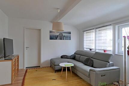 (EF0879_M) Erfurt: Hohenwinden, neu möblierte Maissonette-Wohnung mit sep. Hauseingang, Gäste-WC, Stellplatz, Service