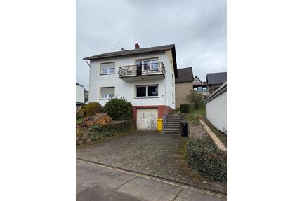 Charmantes Sanierungsobjekt mit Scheune im Ortskern von Wershofen - Schuld