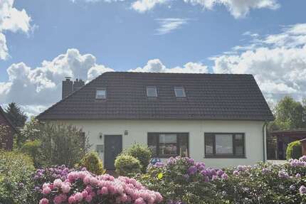 Haus zum Mieten in Brake 745,00 € 120 m²