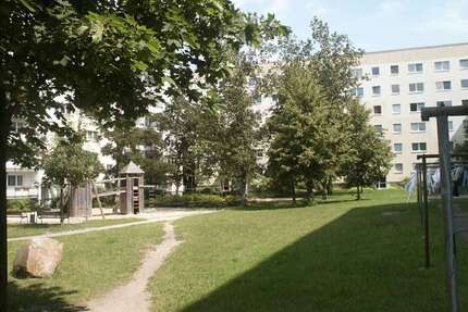 Wohnung zum Mieten in Neubrandenburg 411,00 € 62.93 m²