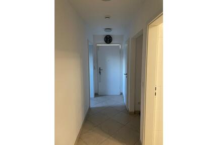 Attraktive 2,5 -ZiWhg mit Balkon & Rheinblick in Köln Merkenich