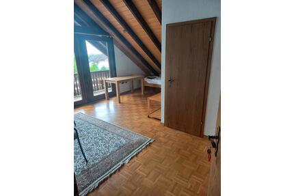Einzelzimmer DG - 350,00&nbsp;EUR Kaltmiete, ca.&nbsp; 22,00&nbsp;m&sup2; in Gießen (PLZ: 35398) Allendorf