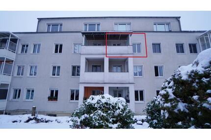 Top geschnittene 2 - Raum Wohnung mit Loggia im 2. OG und neuem Fußboden im schönen Blumenviertel - Erfurt Andreasvorstadt