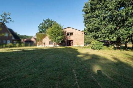 8-Zimmer Liegenschaft mit Stall und Weide - Buchholz Steinbeck