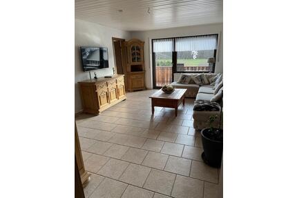 Helle frisch renovierte 3 Zimmer DG Wohnung an ruhige Mieter - Oberlahr