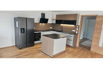 Traumhafte Neubauwohnung mit Luxus-Küche & 2 TG-Stellplätzen - Erkheim