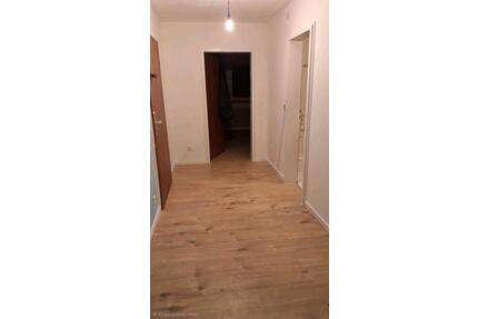 2 Zimmerwohnung+Balkon+Stellplatz - Frankfurt am Main Nied