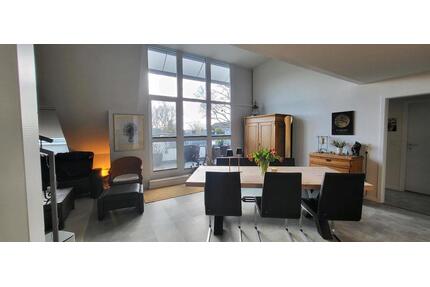 4 Zimmer Maisonettewohnung mit großer Loggia in Reinbek v. Privat