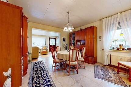 PHI AACHEN - 6-Parteien-Haus mit gepflegtem Außenbereich - beste Anbindung in Jülich-Koslar!