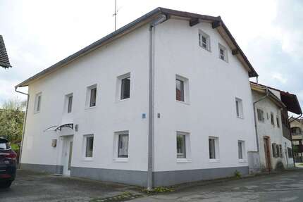 Haus zum Kaufen in Eichendorf 215.000,00 € 129 m²