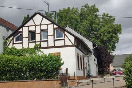Haus zum Mieten in Roth 800,00 € 115 m²