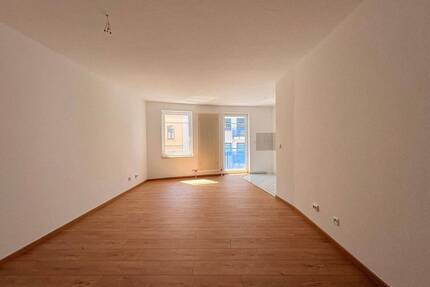 Renovierte 3 Zimmerwohnung mit Balkon + TG Stellplatz in Stötteritz! - Leipzig