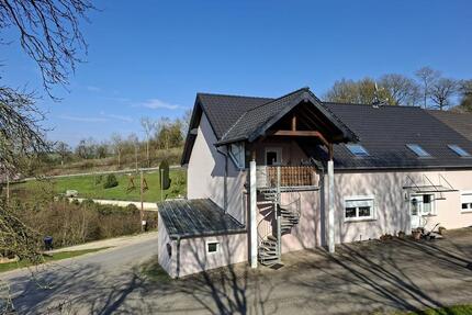 Helle Dachgeschosswohnung in Niederweis zu vermieten - Rittersdorf