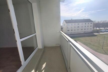 Wohnen in familiärer Atmosphäre-Dreiraumwohnung mit Balkon - Eisleben (Lutherstadt)