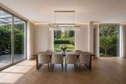 Haus zum Kaufen in Meerbusch 1.690.000,00 € 390.9 m²