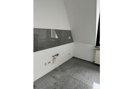 4 Zimmerwohnung zu mieten - 1.099,00&nbsp;EUR Kaltmiete, ca.&nbsp; 120,00&nbsp;m&sup2; in Solingen (PLZ: 42651)