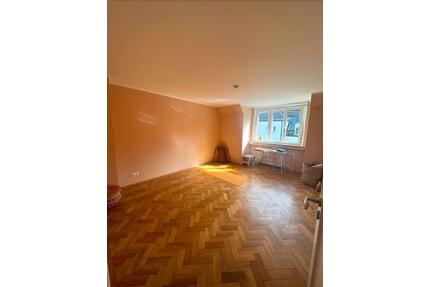 Zimmer zur Untermiete - 700,00&nbsp;EUR Kaltmiete, ca.&nbsp; 25,00&nbsp;m&sup2; in München (PLZ: 80798) Maxvorstadt