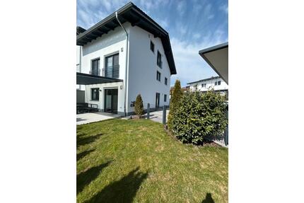 Modernes KfW 55 Reiheneckhaus in Vilsbiburg - Ergolding