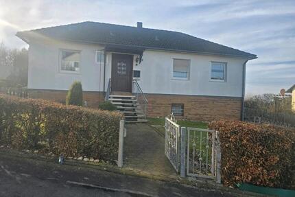 Einfamilienhaus in Gensungen - 240.000,00&nbsp;EUR Kaufpreis, ca.&nbsp; 123,00&nbsp;m&sup2; in Felsberg (PLZ: 34587)