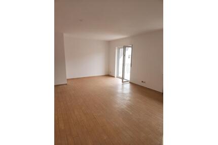 Sonnige Wohnung am See - 954,00&nbsp;EUR Kaltmiete, ca.&nbsp; 90,00&nbsp;m&sup2; in Nohfelden (PLZ: 66625)
