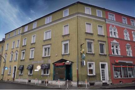 Modernisiertes Mehrfamilienhaus mit einladender Gewerbefläche - Marktredwitz