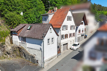 Ihr Deal: 3 Häuschen, 3 Garagen, bis zu 5 WE, davon nur 2 vermietet. HEIZUNG IST NEU! - Schmitten
