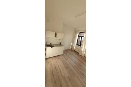 Altbau-1-Zimmer-Wohnung mit Balkon – Nähe Universität Kassel