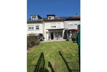 Reihenmittelhaus von Privat - 359.000,00&nbsp;EUR Kaufpreis, ca.&nbsp; 213,00&nbsp;m&sup2; in Schwäbisch Gmünd (PLZ: 73525)