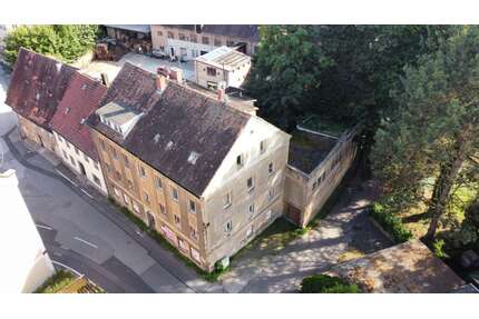 Haus zum Kaufen in Löbau 19.999,00 € 330 m²