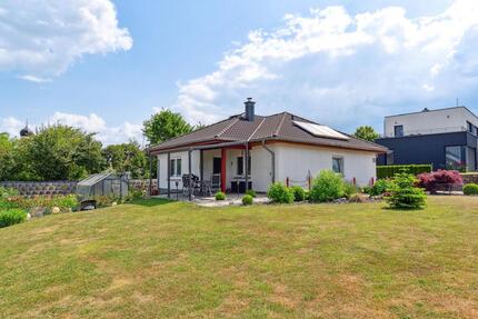 Schönes Bungalow Einfamilienhaus - Laupheim