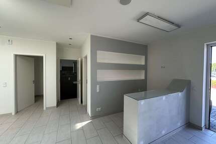 Büro in Bendorf 800,00 € 75 m² - 800,00&nbsp;EUR Kaltmiete, ca.&nbsp; 75,00&nbsp;m&sup2; in Bendorf (PLZ: 56170)