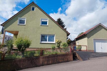Tolles freistehendes Zweifamilienhaus in Mühlacker
