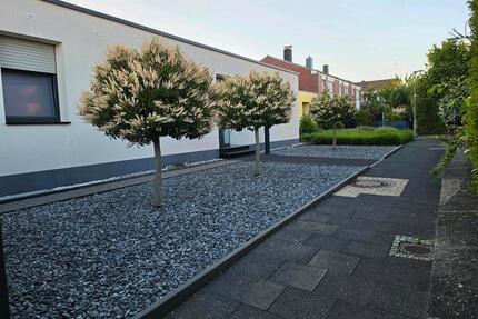 KERNSANIERTER L-Bungalow m. großem Garten & Terrasse ~Vollkeller~ - Kaarst