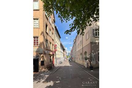 Haus zum Kaufen in Stuttgart 880.000,00 € 260 m²