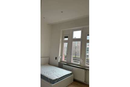 WG-Zimmer in Frankfurt am Main 670,00 € 13 m²