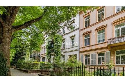 4-ZI-Altbauwohnung mit großzügiger Terrasse & 80 m² Grundfläche großem Dachboden in WI-Mitte - Wiesbaden