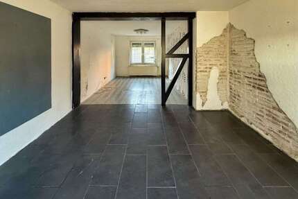 Haus zum Kaufen in Oschersleben 44.000,00 € 142 m²