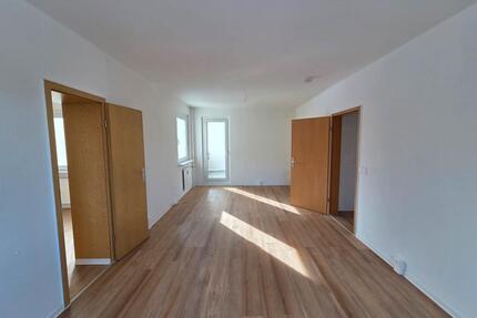 Ab 15.05. frei - familienfreundliche 4-Zimmer-Wohnung mit Balkon in grüner Idylle! - Rüdersdorf bei Berlin