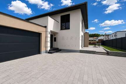 Haus zum Kaufen in Hochdorf 949.000,00 € 277 m²