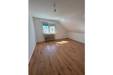 Helle 2-Zimmer-Dachgeschosswohnung in Heddesheim