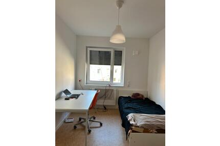 Zimmer zur Untermiete - 400,00&nbsp;EUR Kaltmiete, ca.&nbsp; 18,00&nbsp;m&sup2; in Kassel (PLZ: 34117)