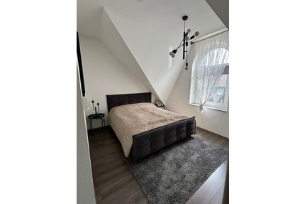 Tolle DG wohnung in Herzen Meiderich. 2 Zimmer 80 QM - Oberhausen Alstaden
