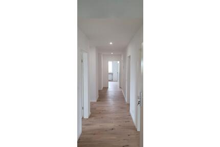 Großzügige, kernsanierte 4-Zimmer-Wohnung mit Südbalkon - Regensburg Galgenberg