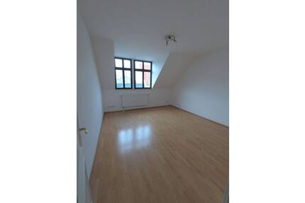 2-Raum Wohnung inkl. Einbauküche im Dachgeschoss - Leipzig Gohlis-Süd